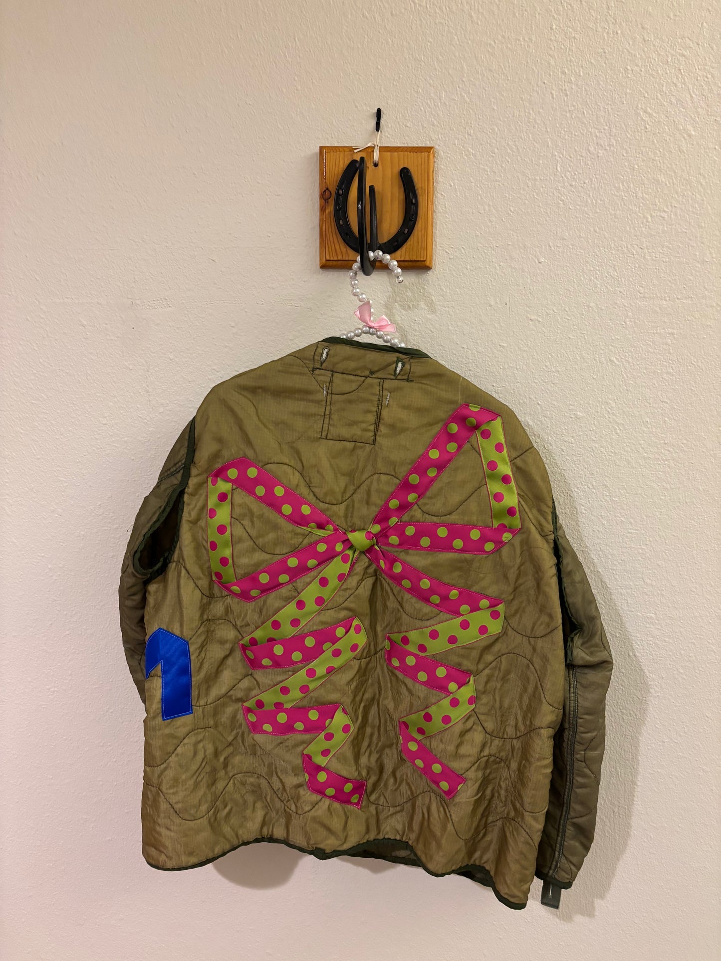 Horse Dot - L