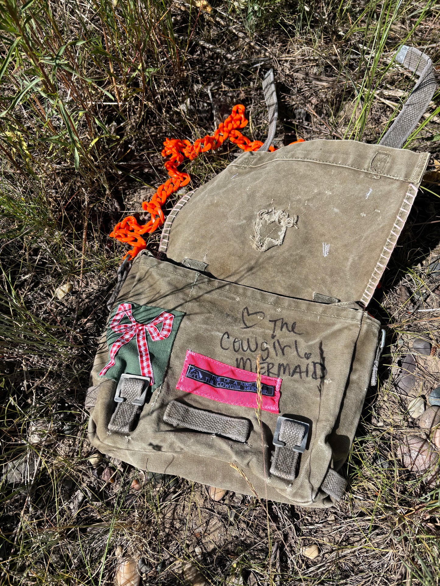 Bow Canvas Midi Messenger