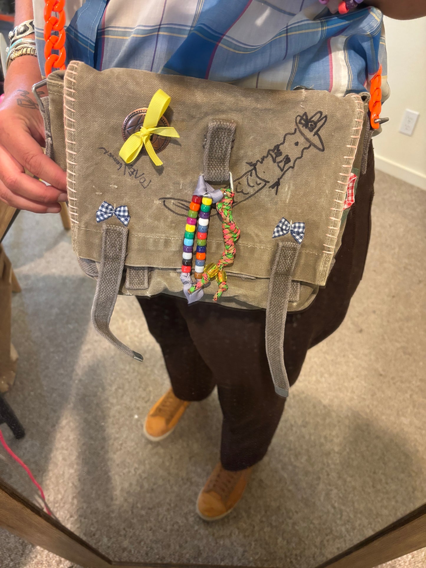 Bow Canvas Midi Messenger