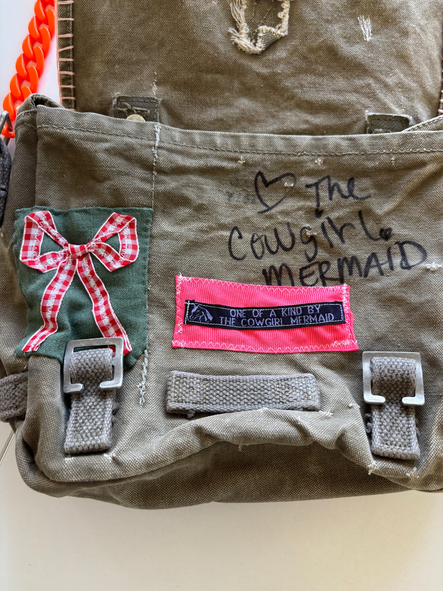Bow Canvas Midi Messenger