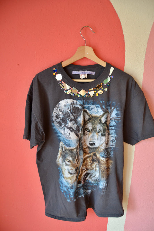 Wolves Necklace Tee